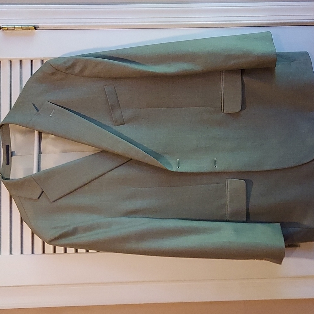JOS A BANK NEW SPORT COAT LIGHT GREEN PERFECT FOR SPRING SUMMER